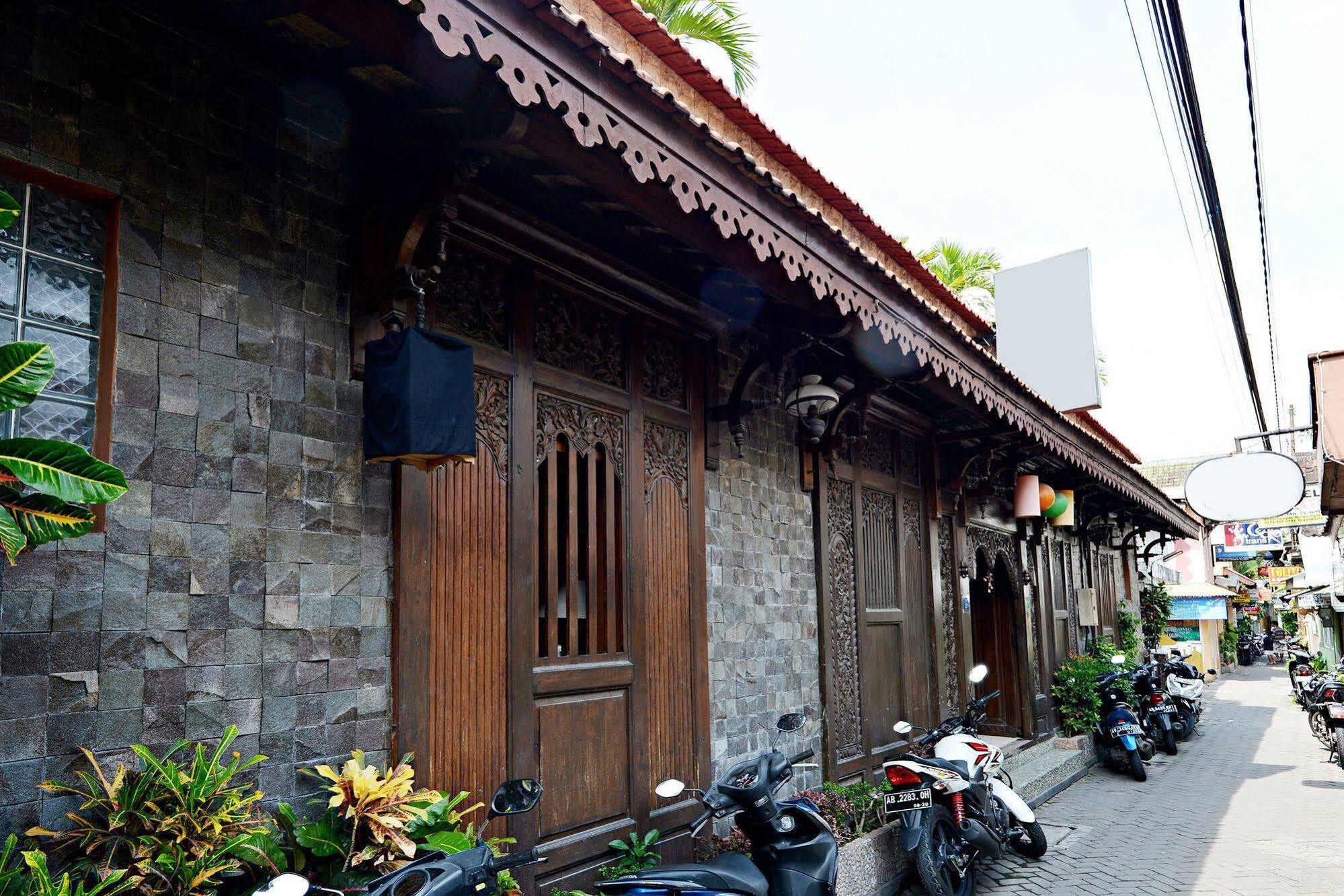 Zen Rooms Malioboro Sosrowijayan Wetan Yogyakarta Eksteriør billede
